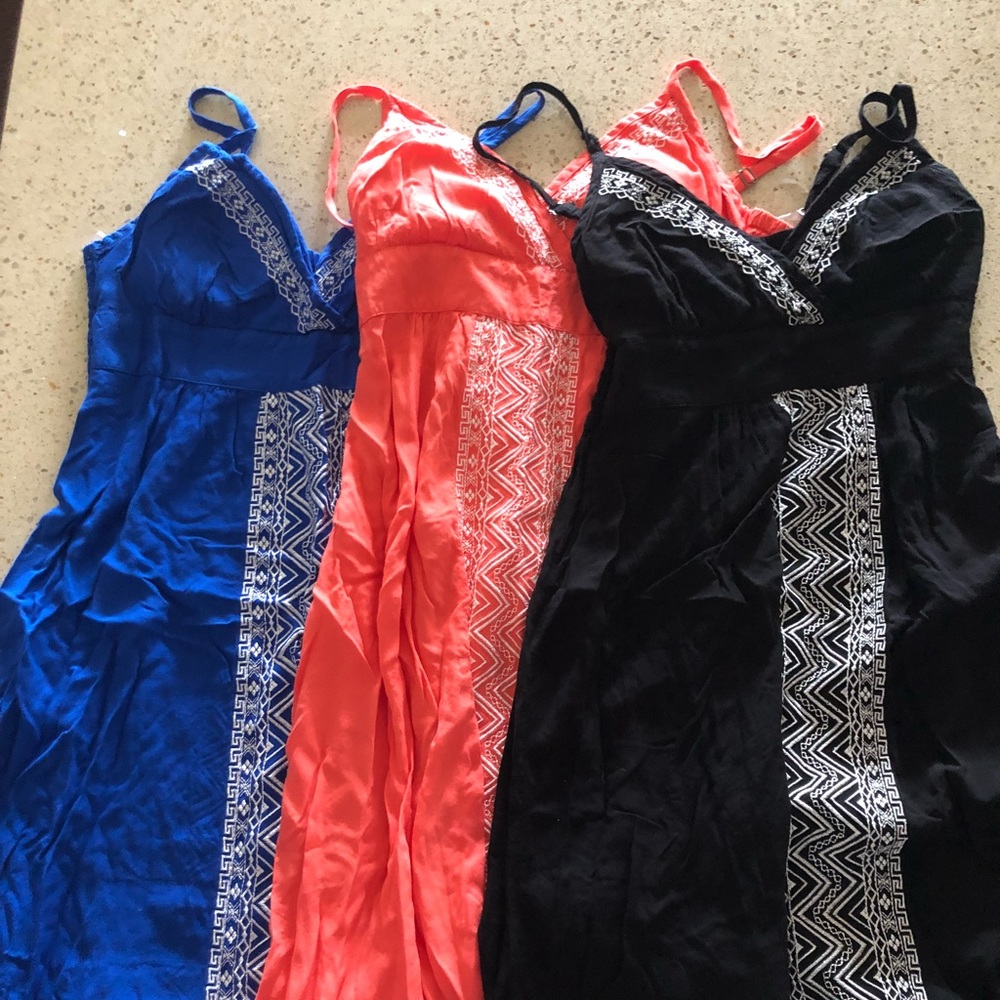 3 apt 9 women’s M cross over padded dresses